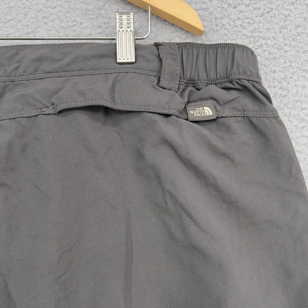 The North Face Shorts Mens 2XL Cargo Nylon Hiking Lightweight Tech Snap Gray
